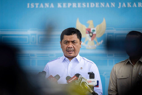 Wakil Menteri Sekretariat Negara (Wamensesneg) Juri Ardiantoro memberikan keterangan pers terkait penyaluran hewan kurban Presiden Prabowo Subianto untuk Hari Raya Idul Adha 1447 H di Kompleks Istana Kepresidenan, Jakarta, Selasa (26/5/2026). Foto: Bayu Pratama S/ANTARA FOTO