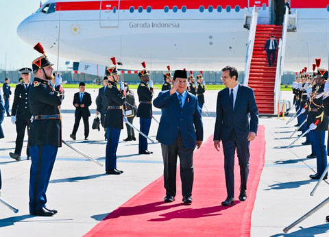 Presiden Republik Indonesia, Prabowo Subianto, tiba di Bandara Orly, Paris, Republik Prancis, pada Selasa (26/5/2026). Foto: Laily Rachev/Biro Pers Sekretariat Presiden