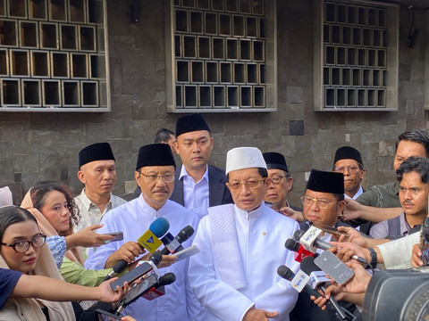 Nasaruddin Umar, Menag bersama Gus Ipul, Mensos usai Salat Idul Adha di Masjid Istiqlal, Jakarta, Rabu (27/5/2026). Foto: Aditya Nugraha/kumparan
