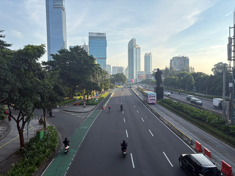 Situasi arus lalu lintas yang terjadi di sejumlah titik di Jalan Jenderal Sudirman, Kamis (28/5/2026). Foto: Ryan Iqbal/kumparan