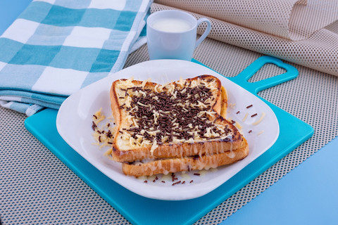 Roti tawar panggang. Foto: Shutterstock.