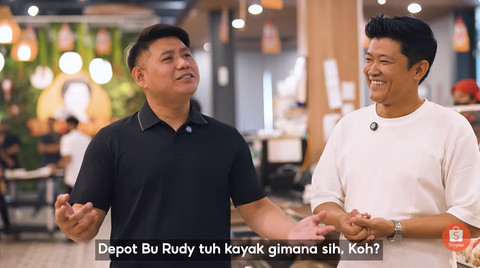 Ferry, anak Bu Rudy, bersama Koko Buncit. Foto: dok. Istimewa
