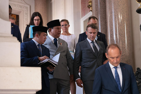 Presiden Prabowo Subianto bersama Presiden Prancis Emmanuel Macron hadiri forum bisnis RI-Prancis. Foto: Tim Media Presiden
