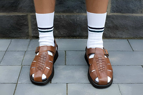 Ilustrasi Sandal, Sumber: IStockphoto/Karya:Image Source