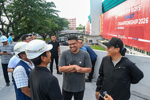 Gubernur Sumatera Utara, Bobby Nasution, meninjau Stadion Teladan Medan pada 30 Mei 2026. Foto: Diskominfo Provsu/Imam Syahputra