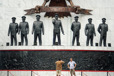 Warga berlibur di Monumen Pancasila Sakti di kawasan Lubang Buaya, Cipayung, Jakarta Timur, Minggu (31/5/2026). Foto: Iqbal Firdaus/kumparan
