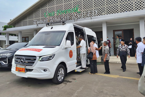 Ambulans yang membawa peti jenazah Menteri Pertahanan (Menhan) periode 2014-2019 Jenderal TNI (Purn) Ryamizard Ryacudu di RSPAD Gatot Subroto, Jakarta, Minggu (31/5/2026). Foto: Aditya Nugraha/kumparan
