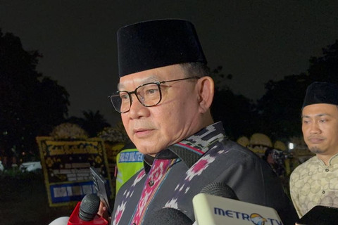 Kepala Staf Kepresidenan Jenderal TNI (Purn) Dudung Abdurachman di rumah duka Menteri Pertahanan (Menhan) periode 2014-2019 Jenderal TNI (Purn) Ryamizard Ryacudu di Perumahan Puri Wira Bhakti, Cikeas, Bogor, Minggu (31/5/2026). Foto: Nauval Pratama/kumparan