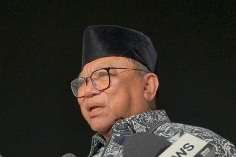 Politisi Oesman Sapta Odang di rumah duka Menteri Pertahanan (Menhan) periode 2014-2019 Jenderal TNI (Purn) Ryamizard Ryacudu di Perumahan Puri Wira Bhakti, Cikeas, Bogor, Minggu (31/5/2026). Foto: Nauval Pratama/kumparan