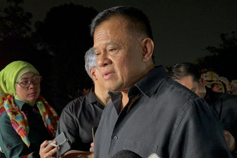 Mantan Panglima TNI Jenderal TNI (Purn) Gatot Nurmantyo di rumah duka Menteri Pertahanan (Menhan) periode 2014-2019 Jenderal TNI (Purn) Ryamizard Ryacudu di Perumahan Puri Wira Bhakti, Cikeas, Bogor, Minggu (31/5/2026). Foto: Nauval Pratama/kumparan