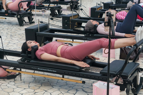 Keseruan acara kumparan Woman Ladies Day Out Pilates di Dome, South Quarter, Jakarta, Minggu (31/5/2026). Foto: Iqbal Firdaus/kumparan