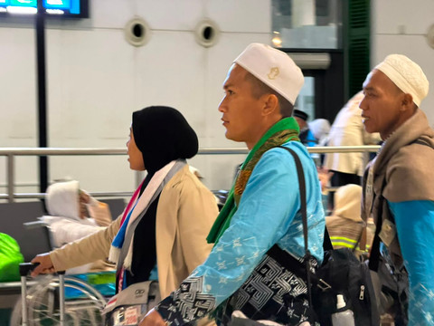 Sejumlah jemaah haji meninggalkan Indonesia, lewat Bandara King Abdul Aziz Jeddah, Minggu (31/5)  Foto: Dok. MCH 2026