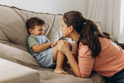 Ilustrasi kualitas interaksi orang tua dan anak. Foto: Jonathan Borba/Pexels.com