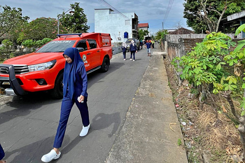Polisi eksumasi makam warga Boyolali yang tewas usai makan sate misterius. Foto: Dok. Polda Jateng