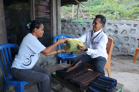 Melalui program ATENSI, Kemensos bantu Grasiana dan Maria di NTT bangkit dari trauma KDRT lewat usaha mandiri, Selasa (2/6/2026). Foto: Dok. Kemensos