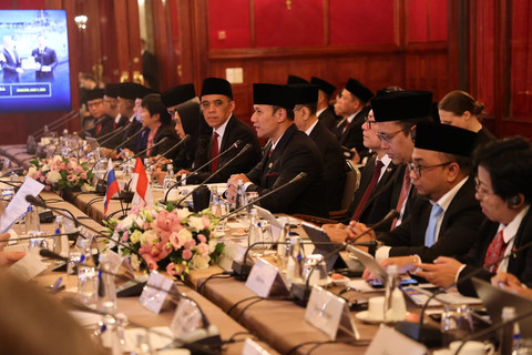 Menko AHY memimpin Konsultasi Bilateral Indonesia-Rusia di bidang kemaritiman bersama Penasihat Presiden Federasi Rusia sekaligus Ketua Dewan Maritim Federasi Rusia Nikolai Patrushev di Moskow, Senin (1/6/2026). Foto: Dok. Kemenko Infra