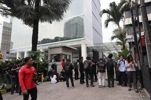 Sejumlah wartawan di depan Kantor Badan Gizi Nasional (BGN), Jakarta Pusat, Rabu (3/6/2026). Foto: Jamal Ramadhan/kumparan