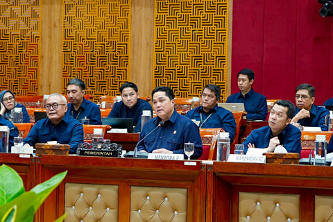Menpora Erick Thohir Didampingi Wamenpora Taufik Hidayat dan Sesmenpora Gunawan Suswantoro, serta pejabat Eselon I dan II Kemenpora RI Hadiri Rapat Kerja dengan Komisi X DPR RI. Foto: Dok. Kemenpora