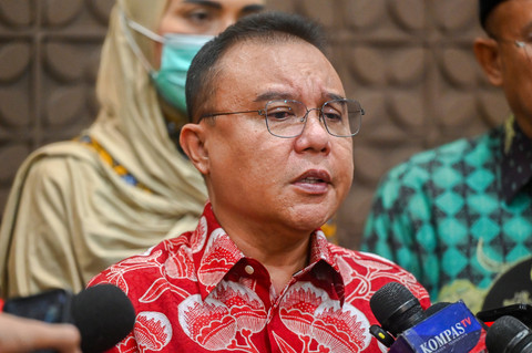 Wakil Ketua DPR Sufmi Dasco Ahmad menjawab pertanyaan wartawan usai rapat pimpinan DPR di Kompleks Parlemen, Senayan, Jakarta, Rabu (3/6/2026). Foto: Rivan Awal Lingga/ANTARA FOTO