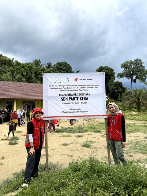 Maudy Ayunda Bangun Ruang Belajar Sementara di Aceh Timur. Foto: Dok. Maudy Ayunda Foundation X Save the Children Indonesia