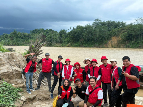 Maudy Ayunda Bangun Ruang Belajar Sementara di Aceh Timur. Foto: Dok. Maudy Ayunda Foundation X Save the Children Indonesia