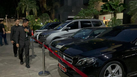 Sejumlah barang bukti yang disita KPK dalam OTT Imigrasi Jakarta Barat di Gedung Merah Putih KPK, Rabu (3/6/2026). Foto: Nauval Pratama/kumparan
