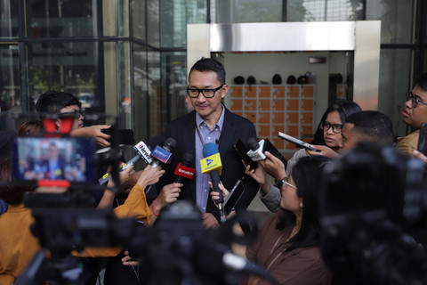 Juru bicara Komisi Pemberantasan Korupsi (KPK) Budi Prasetyo memberikan keterangan kepada wartawan di Gedung KPK Merah Putih, Jakarta, Kamis (4/6/2026). Foto: Jamal Ramadhan/kumparan
