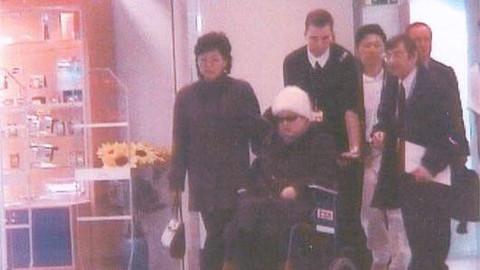 Ko Yong Hui meninggal akibat kanker payudara di Prancis pada 2004