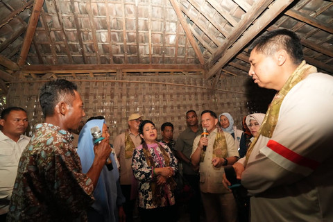 Mendagri Tito Karnavian bersama Menteri PKP Maruarar Sirait meninjau penerima program Bantuan Stimulan Perumahan Swadaya (BSPS) atau bedah rumah di Bantul, DI Yogyakarta, Kamis (4/6/2026). Foto: Dok. Kemendagri