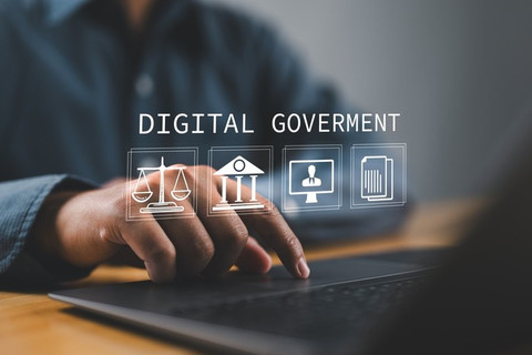 Ilustrasi digitalisasi birokrasi. Foto: Shutterstock