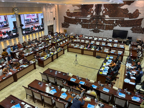 Raker Komisi XI DPR RI soal Pengantar KEM PPKF dan Pembentukan Panja di Ruang Rapat Komisi XI DPR RI di Gedung Parlemen, Jakarta pada Rabu (10/6/2026). Foto: Argya D. Maheswara/kumparan 