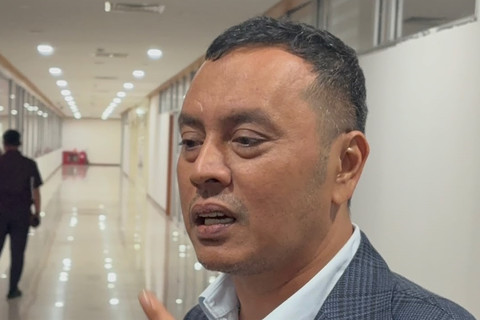 Ketua Komisi XIII DPR RI Willy Aditya memberikan keterangan usai rapat kerja bersama Menteri HAM Natalius Pigai di Kompleks Parlemen, Senayan, Jakarta, Rabu (10/6/2026). Foto: Jeni Ritanti/kumparan