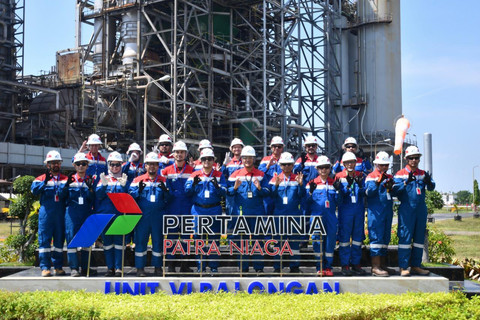 Wakil Direktur Utama Pertamina Oki Muraza (keenam dari kiri) saat melakukan Management Walktrough di Indramayu, Jawa Barat pada Jumat (5/6/2026). Foto: Dok. Pertamina