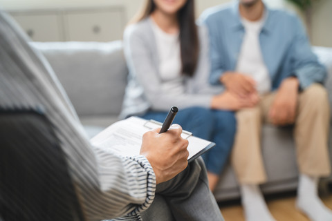 Ilustrasi perjalanan pasangan di program IVF.
 Foto: Pormezz/Shutterstock 