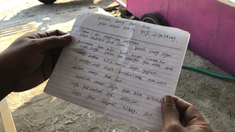 Sepucuk surat dari pencuri yang membawa beberapa bungkus rokok dan uang tunai setelah masuk ke toko di Dusun Guwo, Desa Jabontegal, Kecamatan Pungging, Kabupaten Mojokerto. Foto: Dok. Istimewa