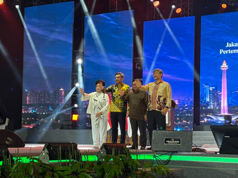 Gubernur DKI Jakarta Pramono Anung, Menteri UMKM Maman Abdurrahman, dan Ketua Panitia Jakarta Fair 2026 S. Hartarti Murdaya saat peresmian Jakarta Fair 2026 di JIExpo Kemayoran, Jakarta, Kamis (11/6/2026). Foto: Nauval Pratama/kumparan