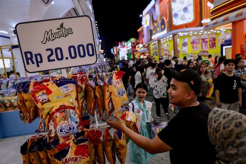 Warga mengunjungi Jakarta Fair 2026 di JIExpo Kemayoran, Jakarta, Kamis (11/6/2026). Foto: Jamal Ramadhan/kumparan