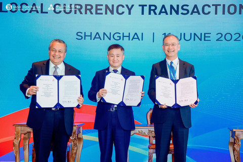 Penandatanganan MoU antara BI, PBOC dan HKMA. Foto: Departemen Komunikasi - Bank Indonesia
