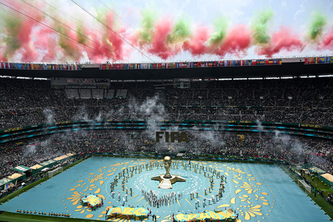 Penyanyi Shakira (tengah) tampil membawakan lagu Dai Dai dalam seremoni pembukaan Piala Dunia 2026 di Stadion Azteca, Mexico City, Meksiko, Kamis (11/6/2026). Foto: Aditya Pradana Putra/ANTARA FOTO