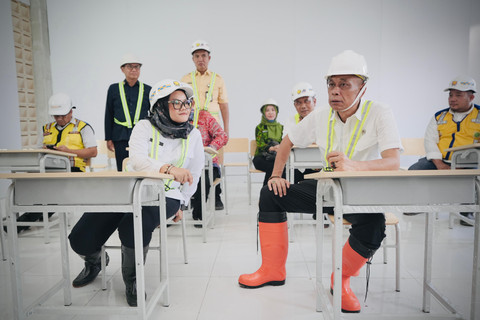 Wamensos Agus Jabo Priyono mengunjungi Sekolah Rakyat Terpadu (SRT) 34 Lampung Timur serta mengecek progres pembangunan Sekolah Rakyat (SR) permanen di Kecamatan Sukadana, Kamis (11/6/2026). Foto: Dok. Kemensos