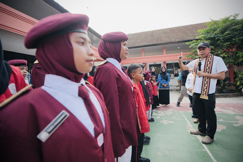 Wamensos Agus Jabo Priyono mengunjungi Sekolah Rakyat Terpadu (SRT) 34 Lampung Timur serta mengecek progres pembangunan Sekolah Rakyat (SR) permanen di Kecamatan Sukadana, Kamis (11/6/2026). Foto: Dok. Kemensos