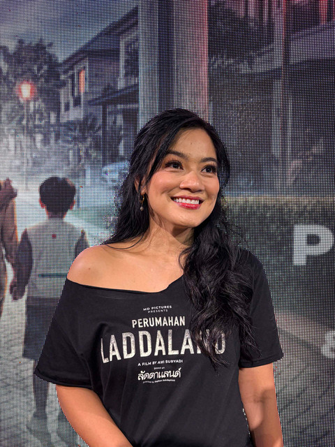 Pemain film Perumahan Laddaland di MD Place, Titi Kamal, Jakarta Selatan, Kamis (11/6). Foto: Vincentius Mario/kumparan