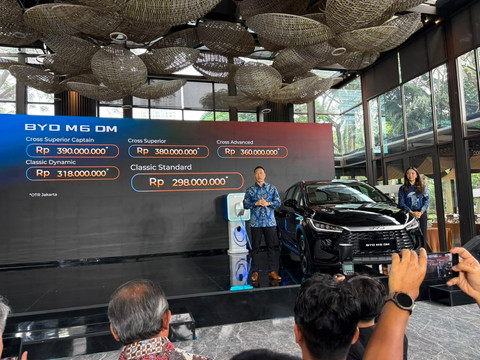 Suasana peluncuran harga BYD M6 DM. Foto: Fitra Andrianto/kumparan
