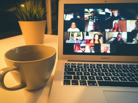 Perbedaan pengalaman hidup dan sudut pandang sering membuat pengguna media sosial sulit mencapai kesepahaman. Sumber: unsplash.com