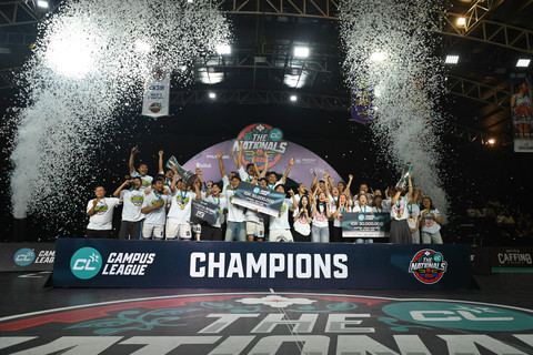 Prosesi perayaan Campus League Basketball Season 1 2026 kategori putra dan putri. Tim Putra Perbanas dan Tim Putri Universitas Surabaya sukses meraih gelar kampiun. Foto: Dok. Campus League