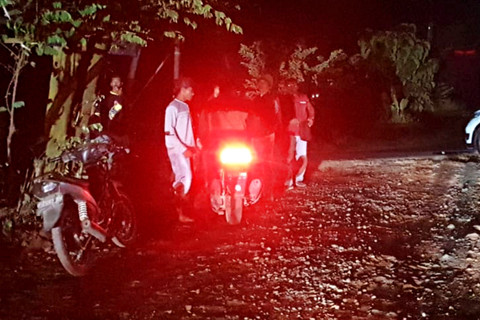 Polisi mengamankan pelaku pembacokan terhadap wanita di Nganjuk. Foto: Dok. Istimewa