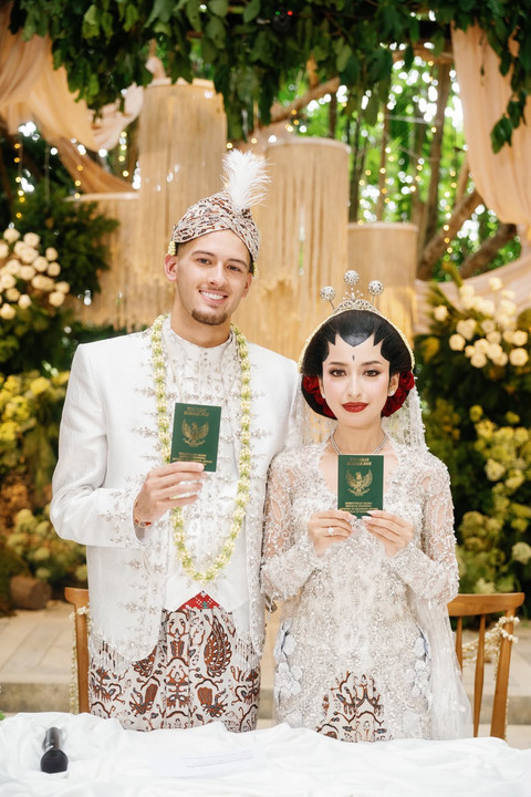 Jennifer Coppen dan Justin Hubner resmi menikah di Tirtha Bali, Uluwatu, Bali, pada Jumat (12/6/2026). Foto: Dok. Bridestory