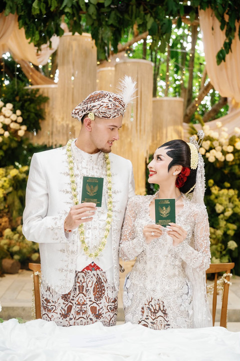Jennifer Coppen dan Justin Hubner resmi menikah di Tirtha Bali, Uluwatu, Bali, pada Jumat (12/6/2026). Foto: Dok. Bridestory