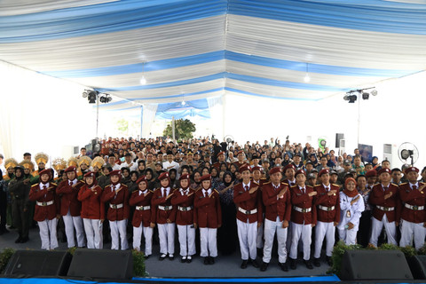 Mensos Saifullah Yusuf (Gus Ipul) saat mengunjungi Sekolah Rakyat Menengah Pertama (SRMP) 3 Pekanbaru, Riau, pada Minggu (14/6/2026). Foto: Kemensos RI