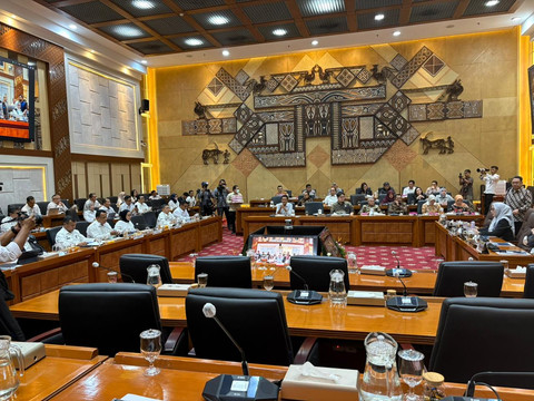 Suasana rapat Komisi IX DPR dengan Badan Gizi Nasional di Kompleks Parlemen, Senayan, Jakarta, Senin (15/6). Foto: Nasywa Athifah/kumparan